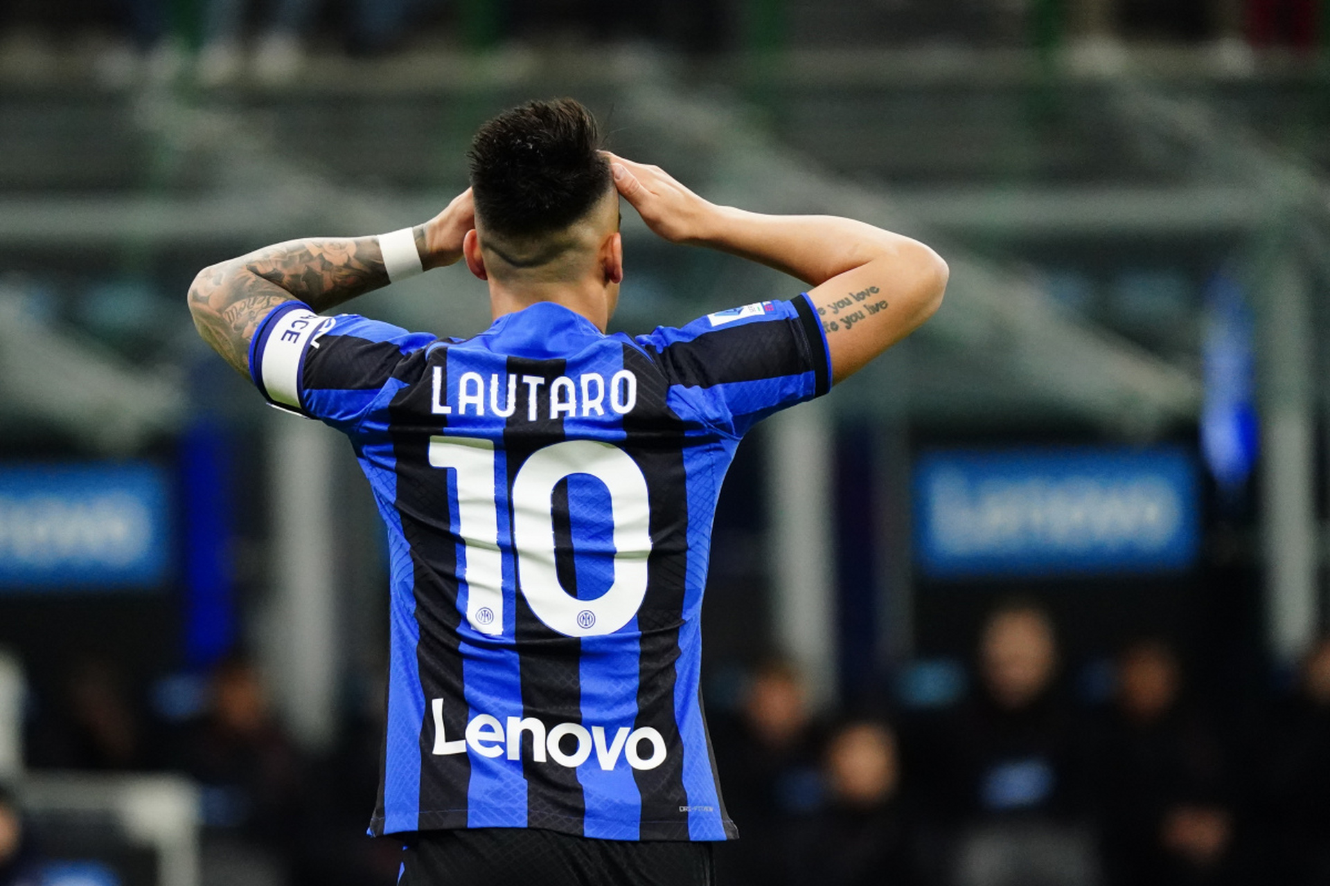 足球与企业 足球与企业