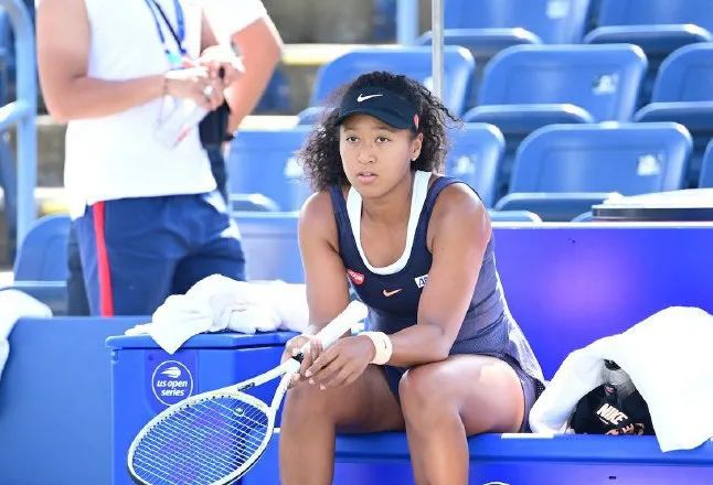 赛后他在采 赛后他在采