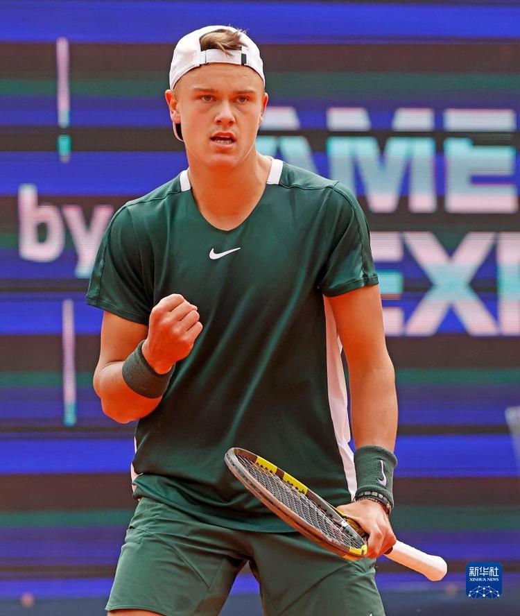 张扬球员个 张扬球员个