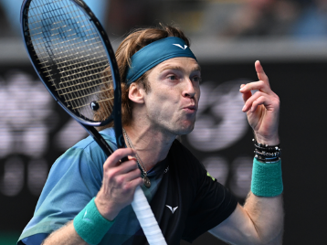 队的中后卫 队的中后卫